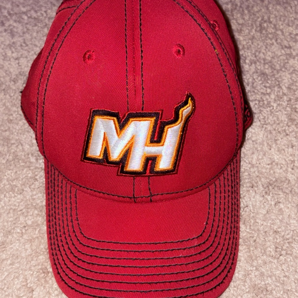 Miami Heat Hat Cap Mens S/M Red Stretch Flex Climalite Adidas MH Logo